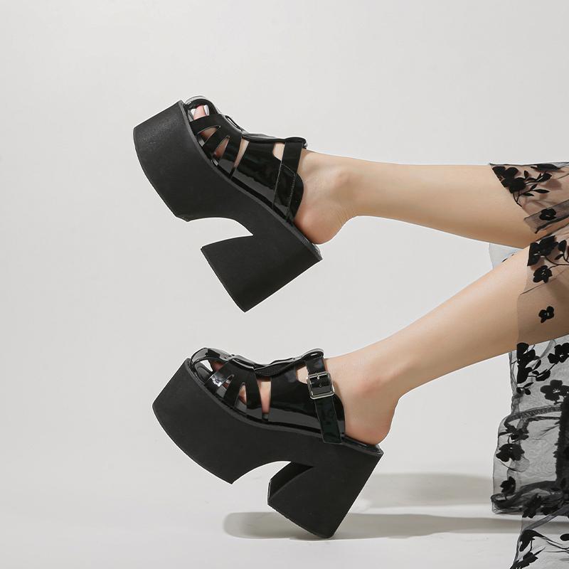 Fashion Design Women Fashion Thick Sole Buckle Flip Flops Patent Leather Hollow Baotou Casual Shoes High Heels Platform Outdoor Slippers