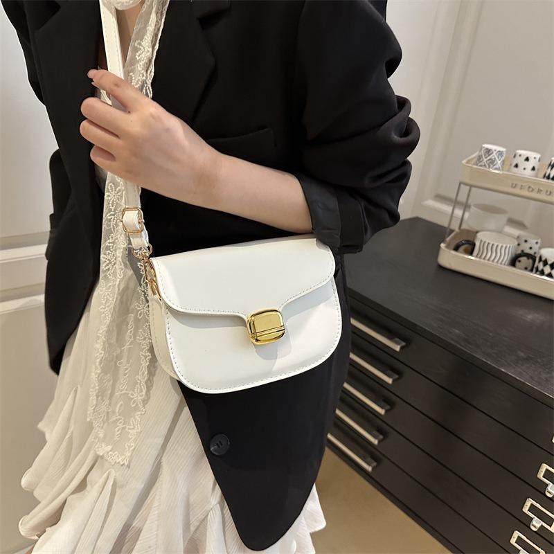 Spring and Summer New Versatile Solid Color Simple High-end Texture Temperament Shoulder Messenger Bag Saddle Bag Women's Bag