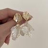French pearl oval shell earrings white flower high-end stud earrings fashion temperament light luxury earrings women