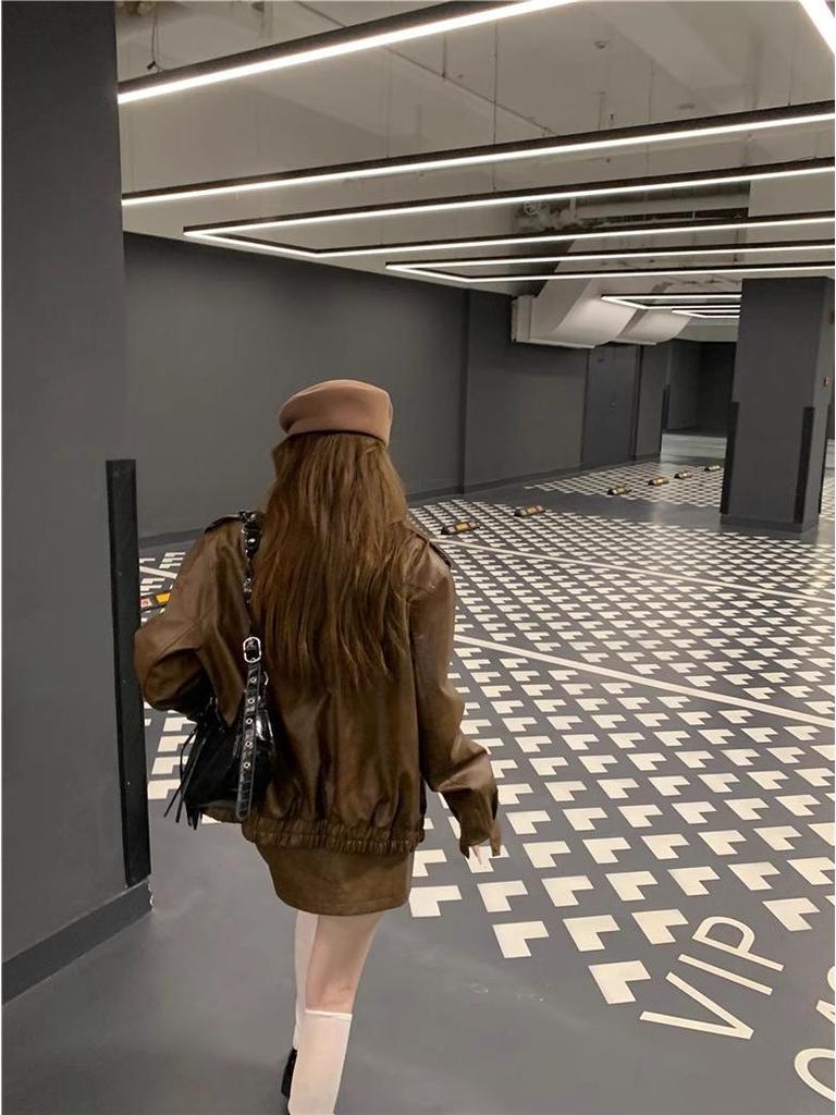 Women's Retro PU Leather Faux Sheepskin Motorcycle Jacket and Fashion Short Skirt Two-Piece Set (Spring/Autumn 2023)