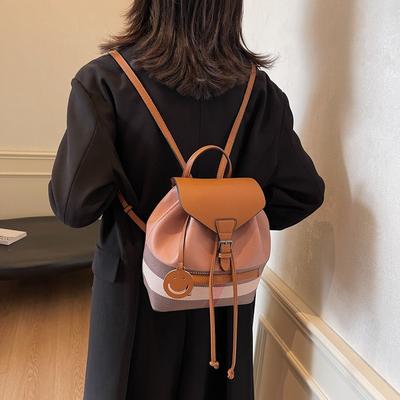 Vielseitige kontrastfarbene kleine Doppelschultertasche Neuer modischer Damenrucksack Vielseitige Ausgeh-Reisetasche Schultasche