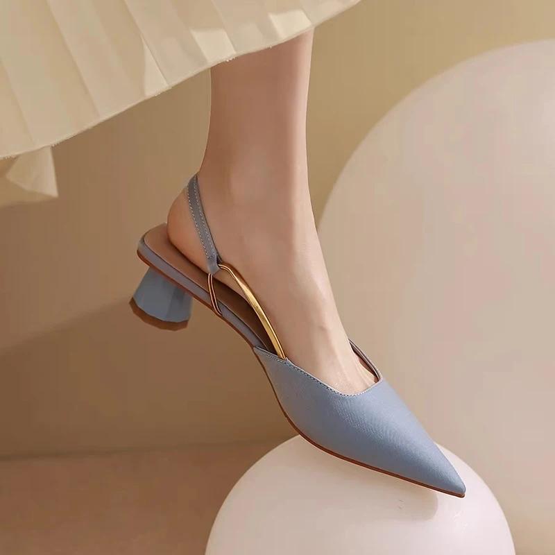 Französische Satin-Stil Sandalen 2026 Frühling Damen Neu Spitzer Mittelhoher Absatz Design Luxuriös Vielseitig Einzelne Schuhe Zapatos De Mujer