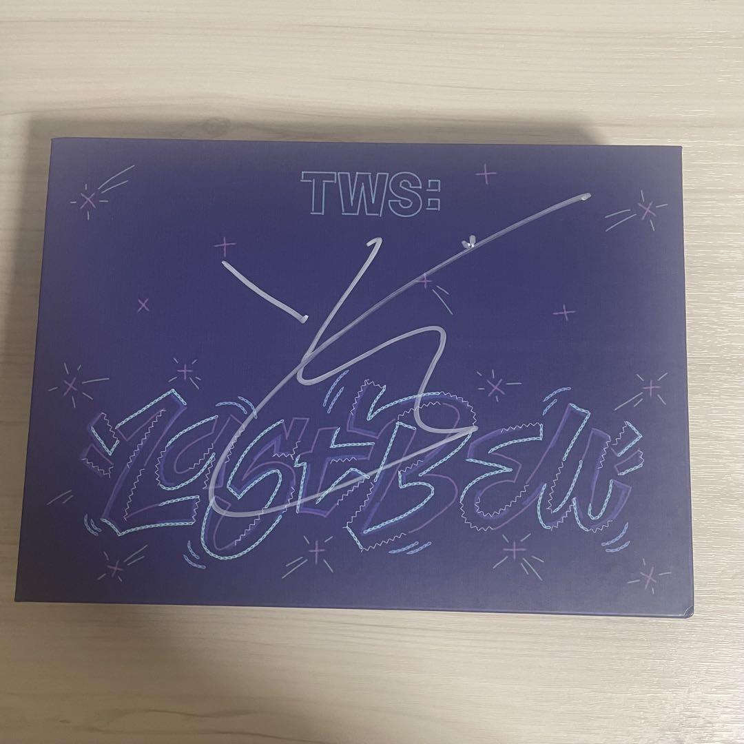 

[USED] TWS Signu Sign Album