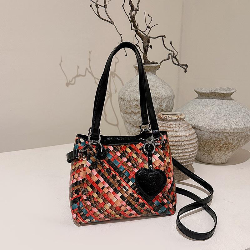 

Trendy Korean Square Crossbody Bag Women Fashiable and Versatile Commuting Bag Spring Summer Casual and Simple Shoulder Bags