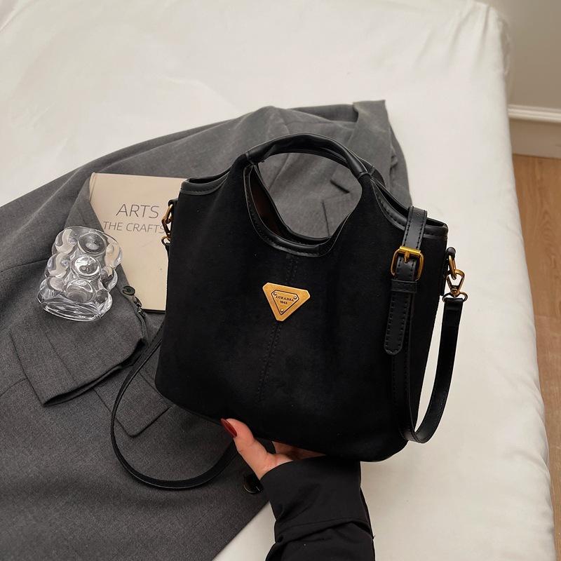 Suede Bag Women's Autumn and Winter Casual Matte Retro Messenger Bag Premium Bucket Bag
