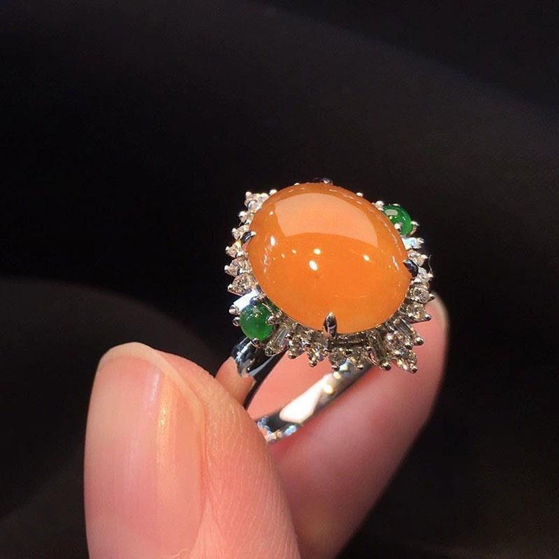 Design créatif incrusté de cristal calcédoine naturelle jaune orangé gros œuf surface bague pour femme magnifique bijou de luxe