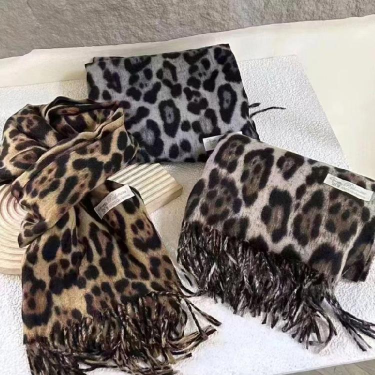 Soft Leopard Print Thickened Scarf Winter Shawl Lightweight Polyester Neckerchief Shawl For Women And Girls