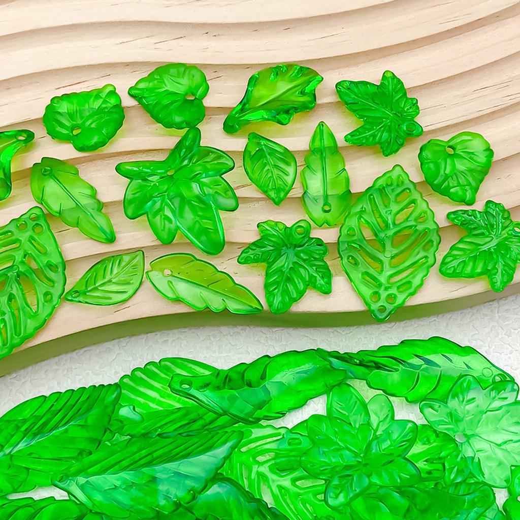 40/50/60 Buc. Farmece Delicate Acrilice Verzi Transparente în Formă de Frunză cu Găuri, Stiluri Variate pentru Accesorii DIY de Artizanat Bijuterii
