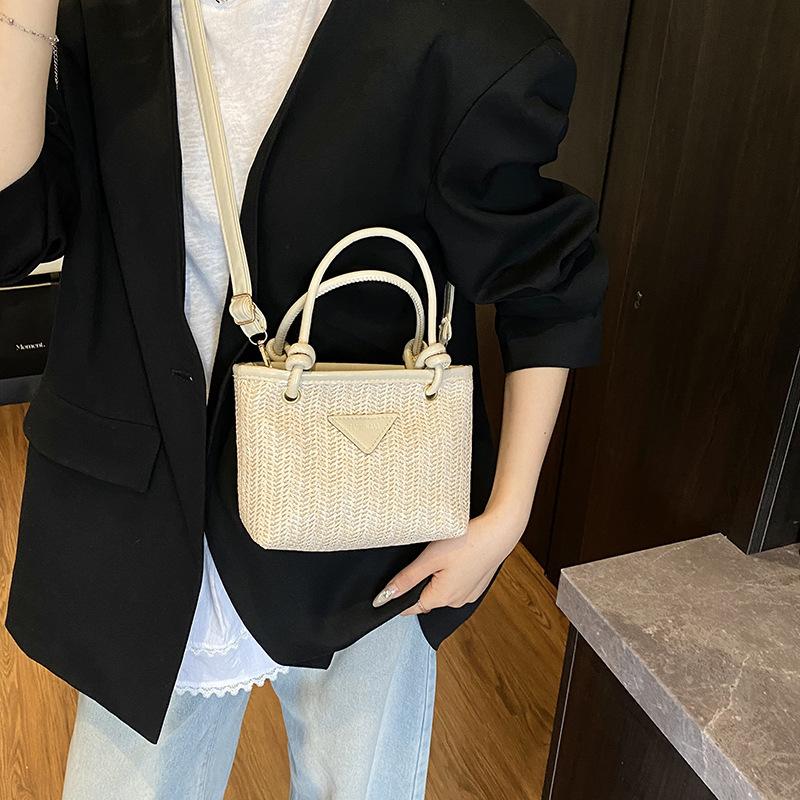 Retro woven tote bag 2025 large capacity straw handbag bag European and American fashion trendy new shoulder bag crossbody