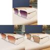 Square Metal Sunglasses With Pc Lenses For Fashion And Travel