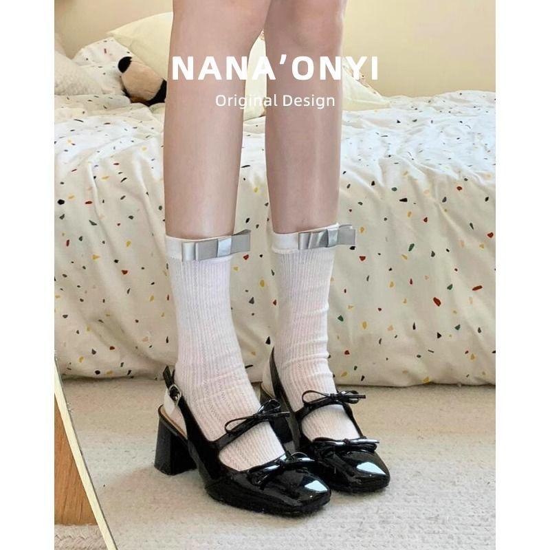 

Французские серебристые туфли Мэри Джейн женские туфли-лодочки квадратный носок толстый каблук высокие каблуки женские туфли на одной пуговице с закрытым носком сандалии 40 чёрный