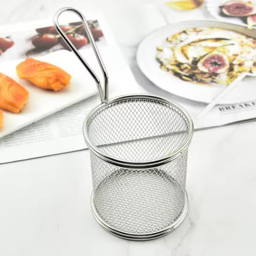 Commercial Ramen Strainer, Kitchen Udon Drainer, 12cm Round Stainless Steel Strainer with Wooden Handle and Hook, Dedicated to Ramen Noodles, Suitable