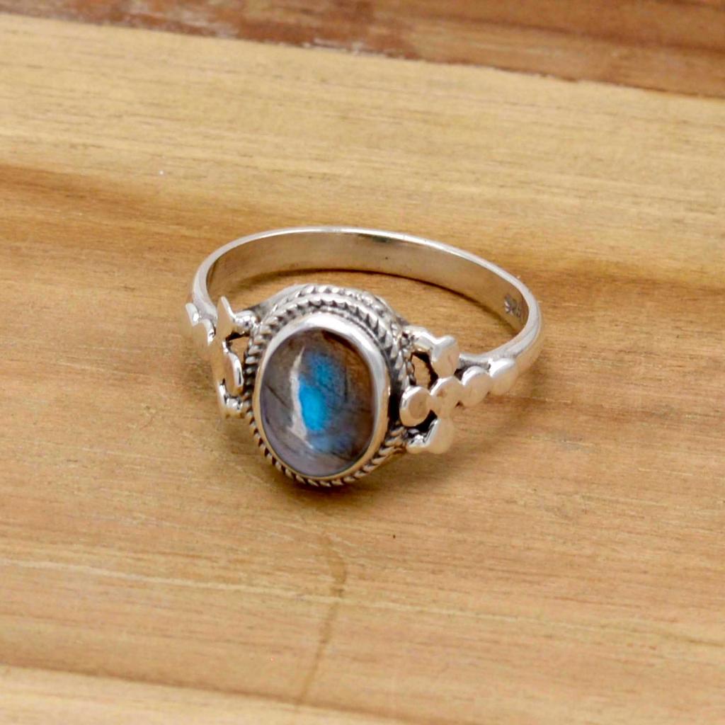 Labradorite 925 Sterling sølv kvinner Cross Ring, Birthstone Håndlaget Ring, Gave til henne, Oval Gemstone Statement Ring