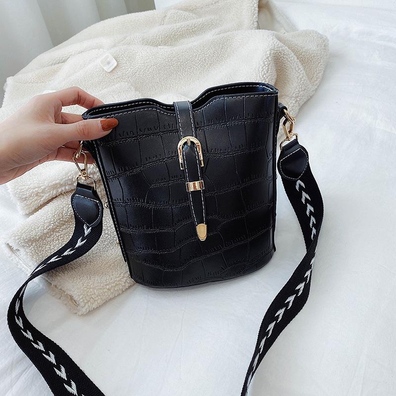 SCIONE Net Red Small Bag Female Version Wild Stone Texture Messenger Bag Atmospheric Fashion Bucket Bag