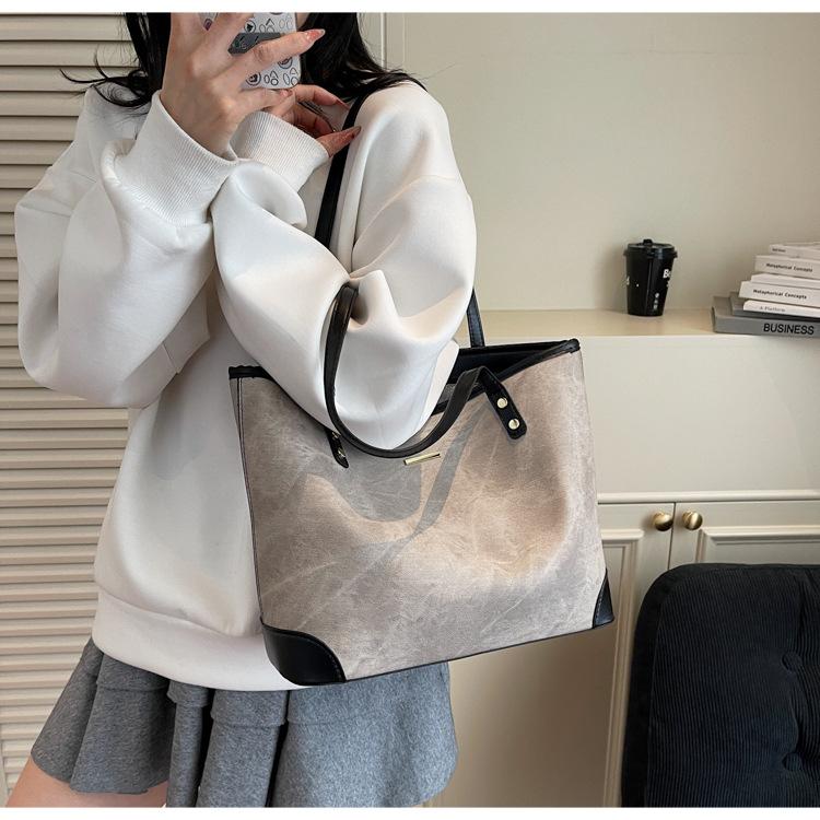 Casual large-capacity tote bag women's new large bag high-end niche commuter bag trendy shoulder bag