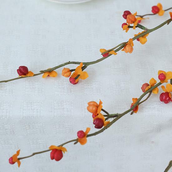 Künstlicher Kaki-Zweig Realistischer Herbst Falscher Zweigstiel mit Blättern und Kaki