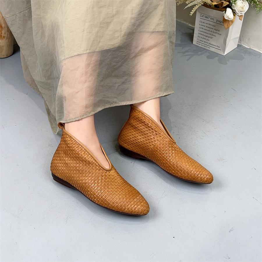 Ботинки Johnature Retro из натуральной кожи плетеные вручную женские слипоны короткие с острым носком на плоской подошве 35 верблюд 6988₽