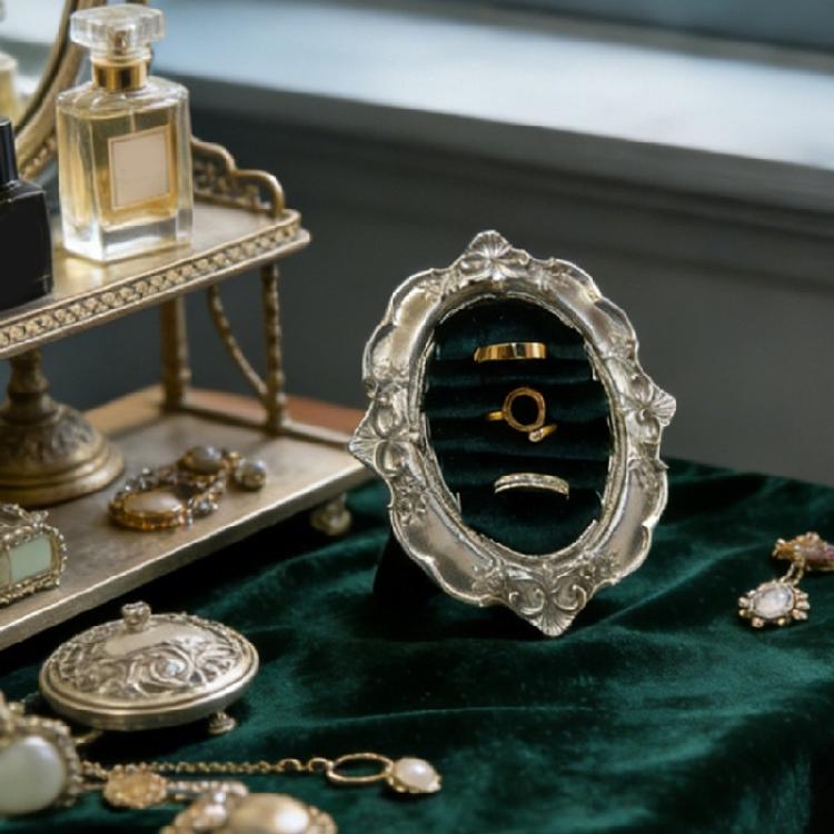 Sturdy Resin Jewelry Exhibition Stand Ideal For Showcasing Earrings Pendants And Charm