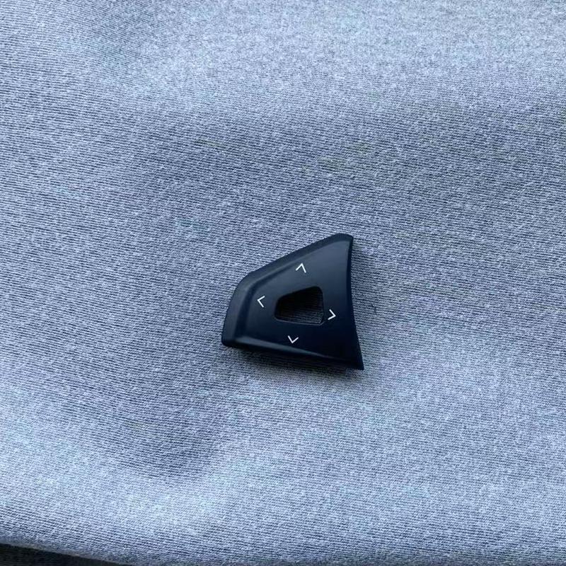 LHD For New Mondeo Domestic Edge Steering Wheel Button Constant Speed Cruise Multi-function Bluetooth Audio Volume Switch