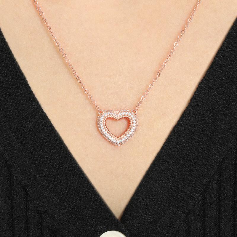 Korean Version of Simple Peach Heart Necklace, Original Design Hollow Twist Woven Double-layer Diamond-encrusted Love Necklace
