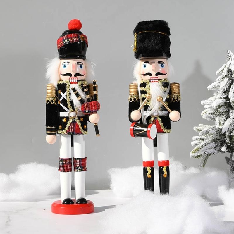 Natural Wood Nutcrackers Statue Ornament 30cm Tall Bagpipe Drummer Soldier Figure Home Decoration For Family Festivities