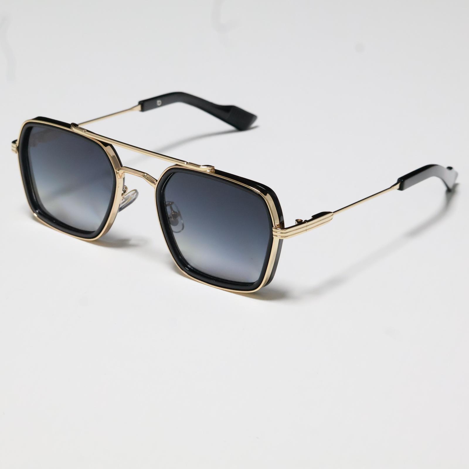 

Classic Metal Square Sunglasses For Men Women Luxury Designer Vintage Outdoor Driving Punk UV400 Sun Glasses as the photo