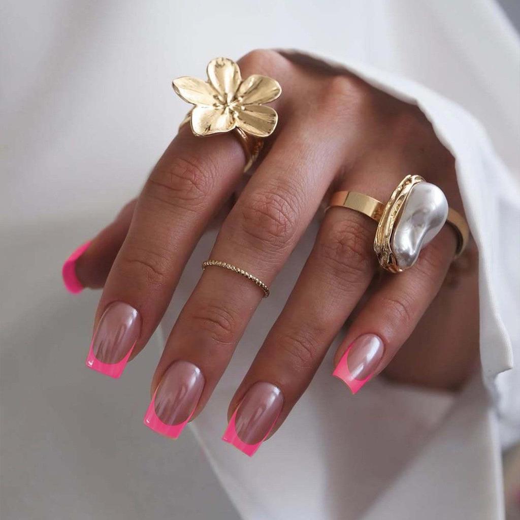 Hochwertige tragbare künstliche Nägel im Mandel-Nude-French-Stil – mittellange und lange Nagelspitzen