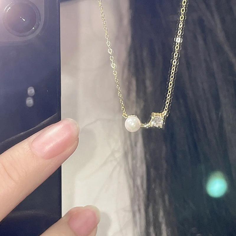 Sugar Cube Zircon Necklace Women's Ins Simple Niche Design Sense Pearl Clavicle Chain Stainless Steel