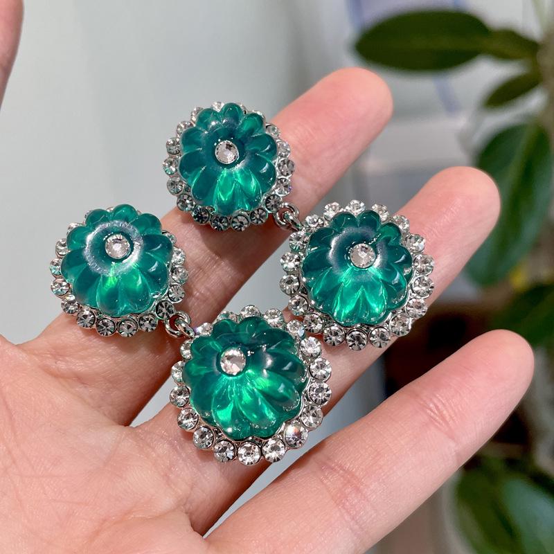 Vintage Blue Glass Bow Earrings - Retro Design Ornament