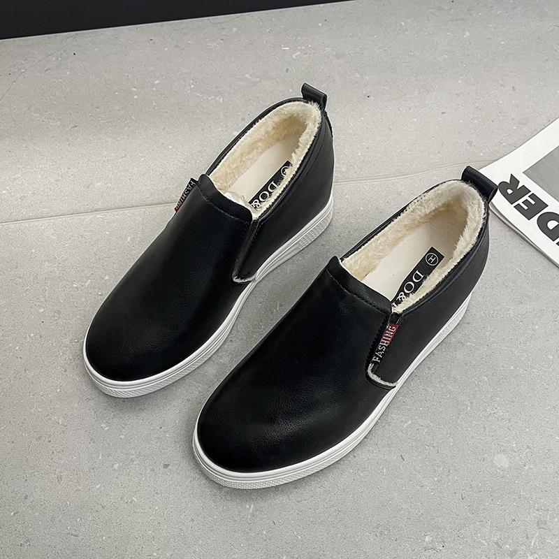 

Модная женская кожаная весенняя трендовая повседневная обувь на плоской подошве Модная однотонная обувь-слипоны на толстой подошве, вулканизированная обувь для женщин плюс бархат 35