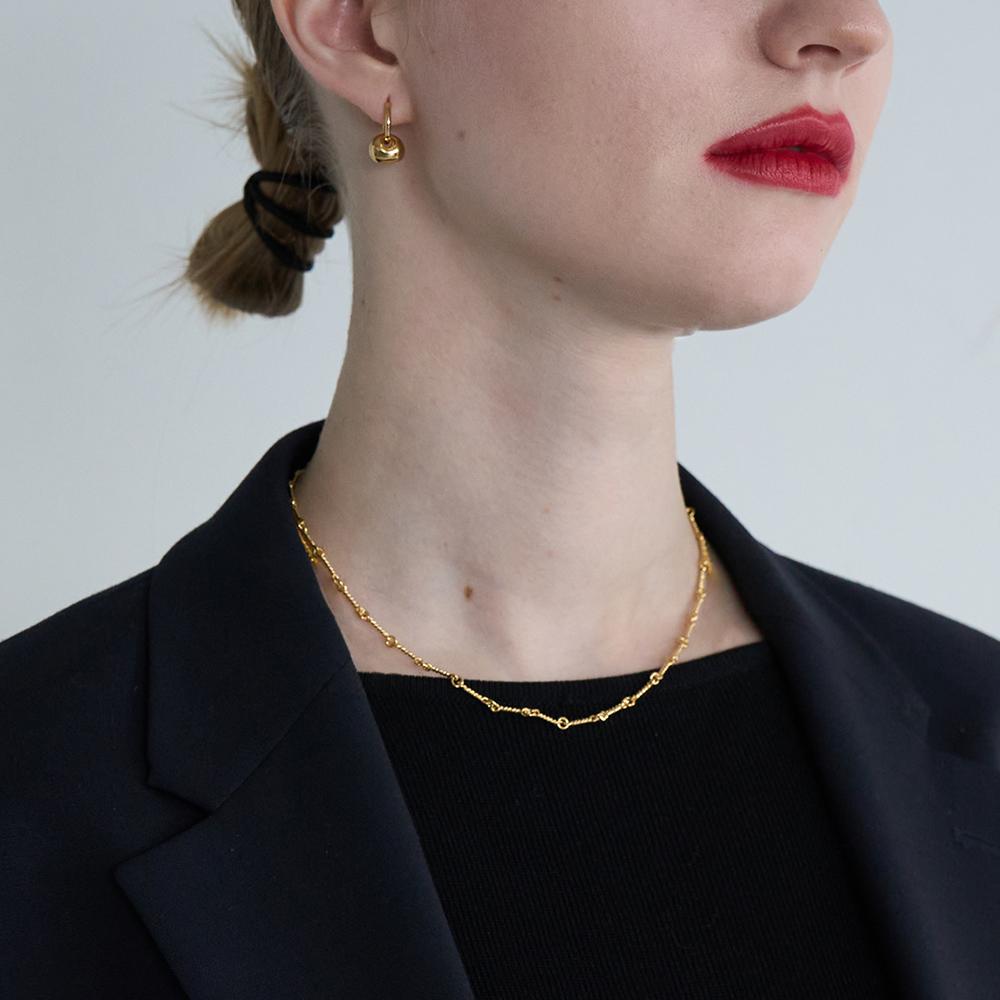 Still Instant Round Hole & Forms - Necklace 12 (2Colors)