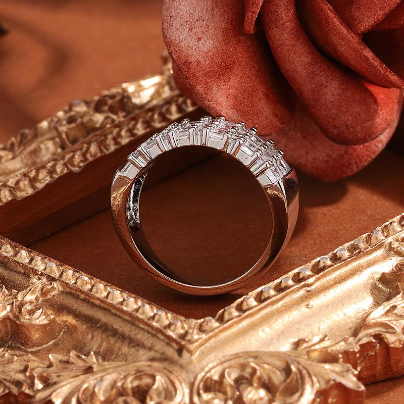 Sparkling Ladies Fashion AAA Zircon  Silver Ring Zircon Ring Engagement Anniversary Sterling Silver  Senior Lady Ring