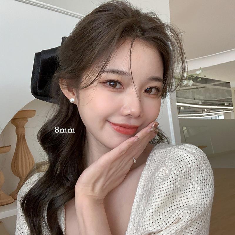 

High-end High-quality Pearl Earrings for Women with Niche Design Earrings Light Luxury Ear Buckles