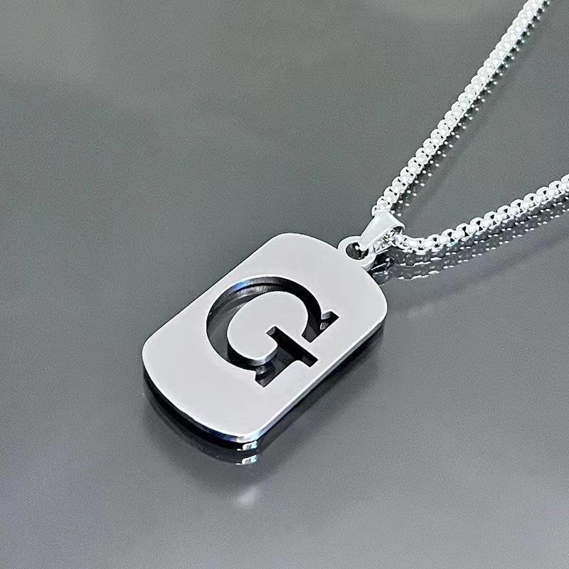 Collar de acero y titanio con 26 letras: Accesorio Unisex para Estudiante y Pareja - Diseño Minimalista y Moderno KTJ
