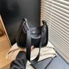 Simple and fashionable messenger small square bag for women's spring new commuting shoulder versatile small bag