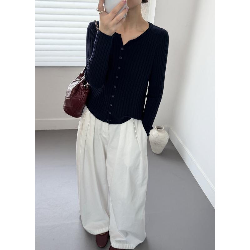 V-neck gentle wind knitted small cardigan top, female slim body, pit strip texture, versatile outside and thin inside