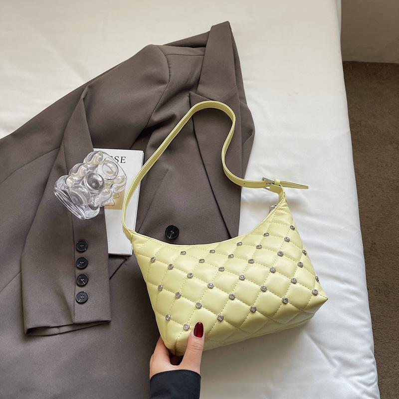 

Маленькая сумка женская сумка 2025 новая нишевая сумка на одно плечо подмышку ромбовидная цепочка сумочка универсальная сумка-мессенджер