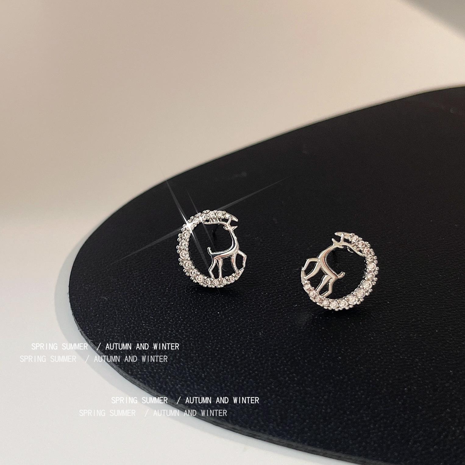 

Christmas Reindeer Zircon Stud Earrings: Cute 925 Silver Needle Mini Version for Women
