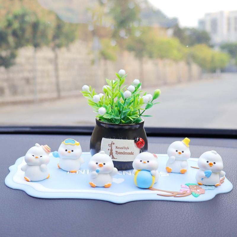 Cute Cartoon Duck Car Ornaments: Creative Interior Accessories