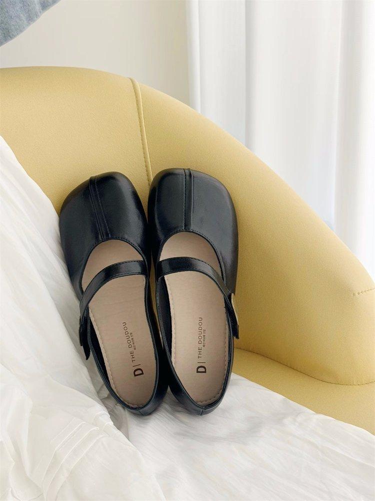 

Flat-bottomed silver Mary Jane shoes women s shoes spring 2025 new round head commuting versatile French light mouth single shoes 35