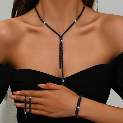 Collier ras du cou multicouche à pampilles de strass et zircon