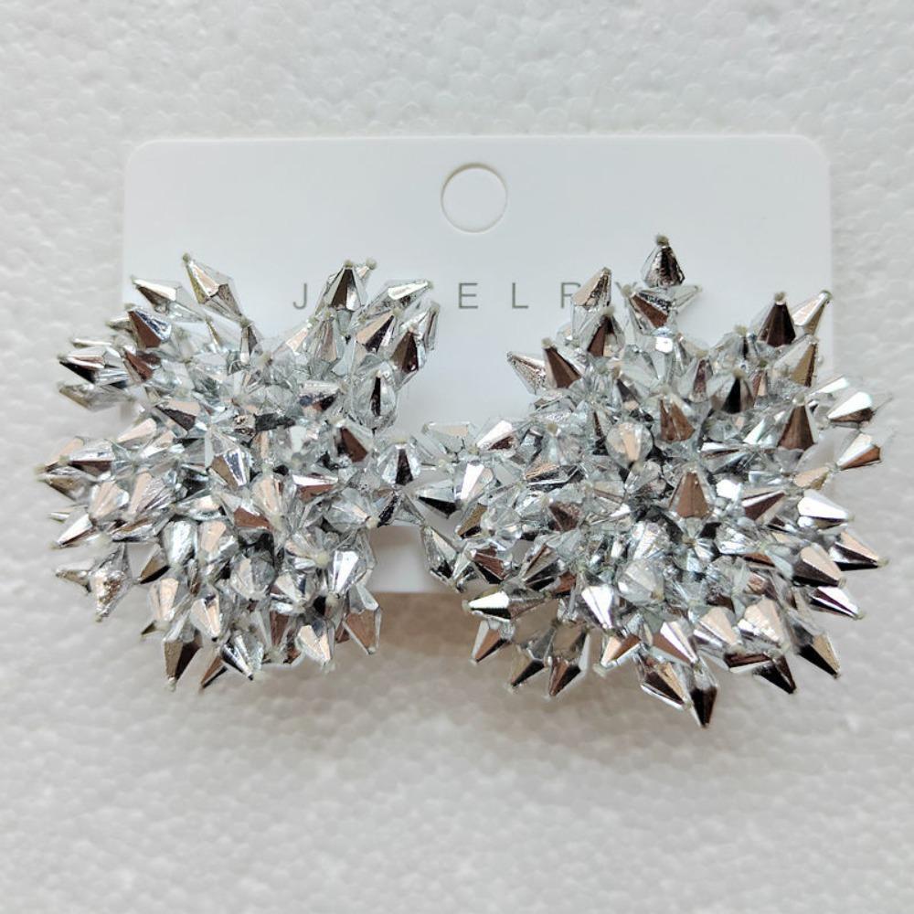 1Pair Ear Jewelry Flower Tassel Earrings Exaggerated Beads Earrings Fashion Explosion Earrings White short