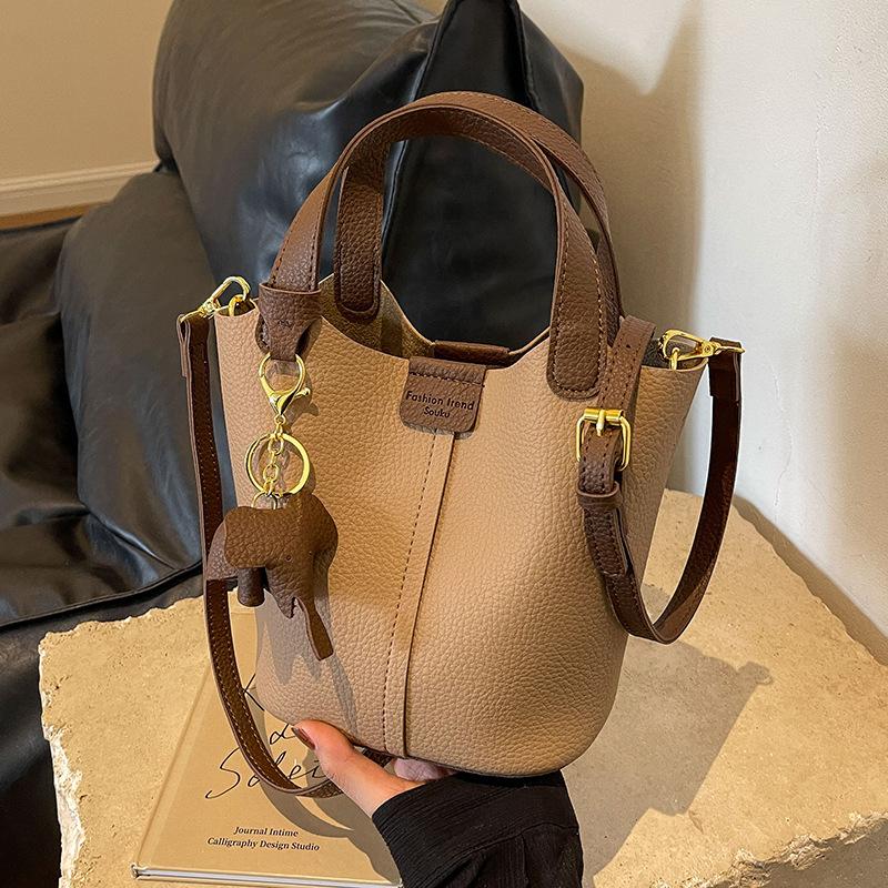 

Bag Ladies 2025 New Spring and Summer Crossbody Large Capacity Bucket Bag Versatile Premium Handheld Mother and Child Bag хаки