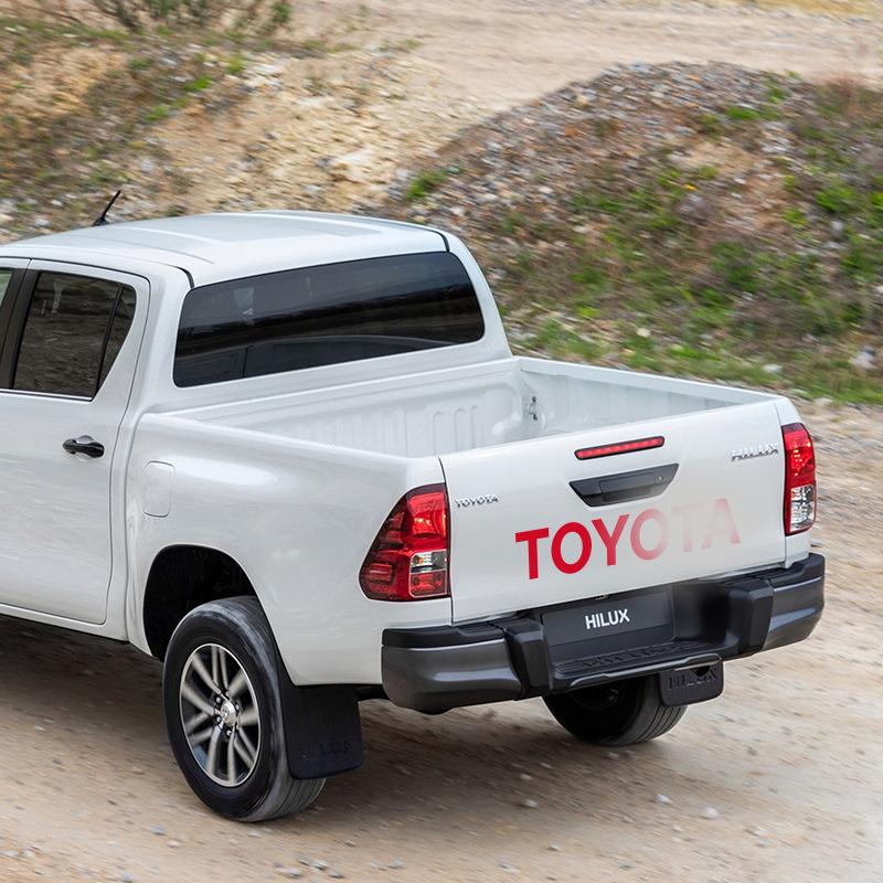 

Наклейка с цветной полосой и надписью на заднюю дверь багажника Toyota Hilux красный