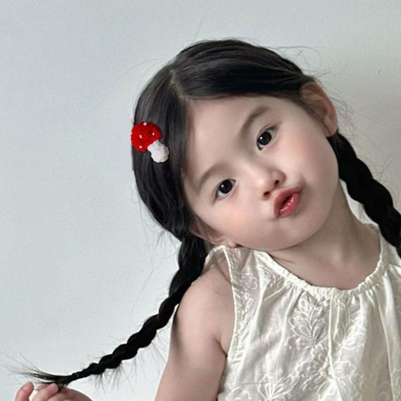 Handmade Crochet Mushroom Hair Clip Headwea Sweet Cute Knitted Hairpin for Girls