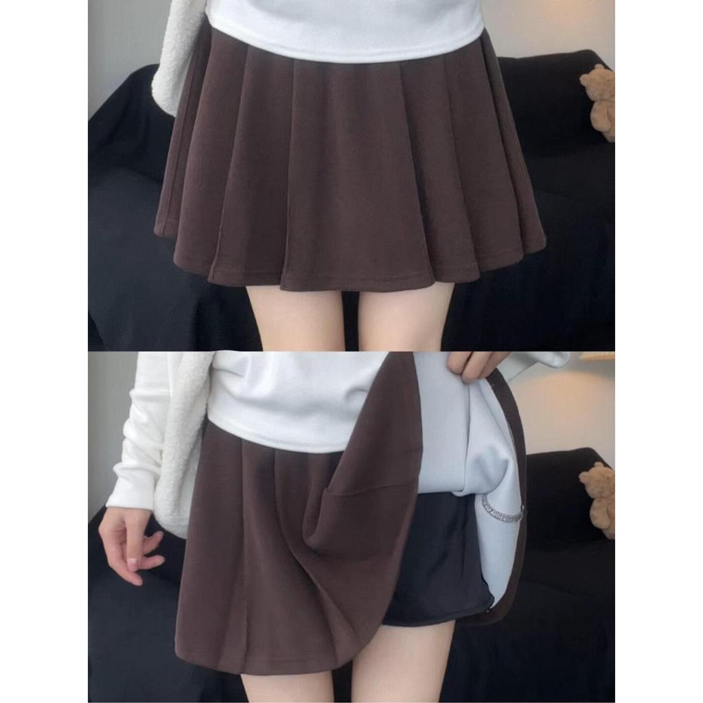 Women's Coffee Pleated A-Line Short Skirt - High-Waist, Slimming, Anti-Exposure Academic Style for Autumn 2025.