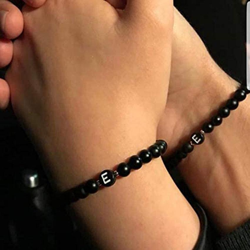 6 mm Armband aus natürlichem, mattiertem Achat für Damen und Herren, handgefertigtes Perlenarmband mit Buchstaben, modisches Design mit 26 Buchstaben, Partnerschmuck