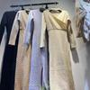 Damen-Strickkleid, lang, V-Ausschnitt, sexy, geteiltes Pulloverkleid, schmale Passform, Herbst-Winter, gestrickt, Hüftkleid, sowohl vorne als auch hinten tragen