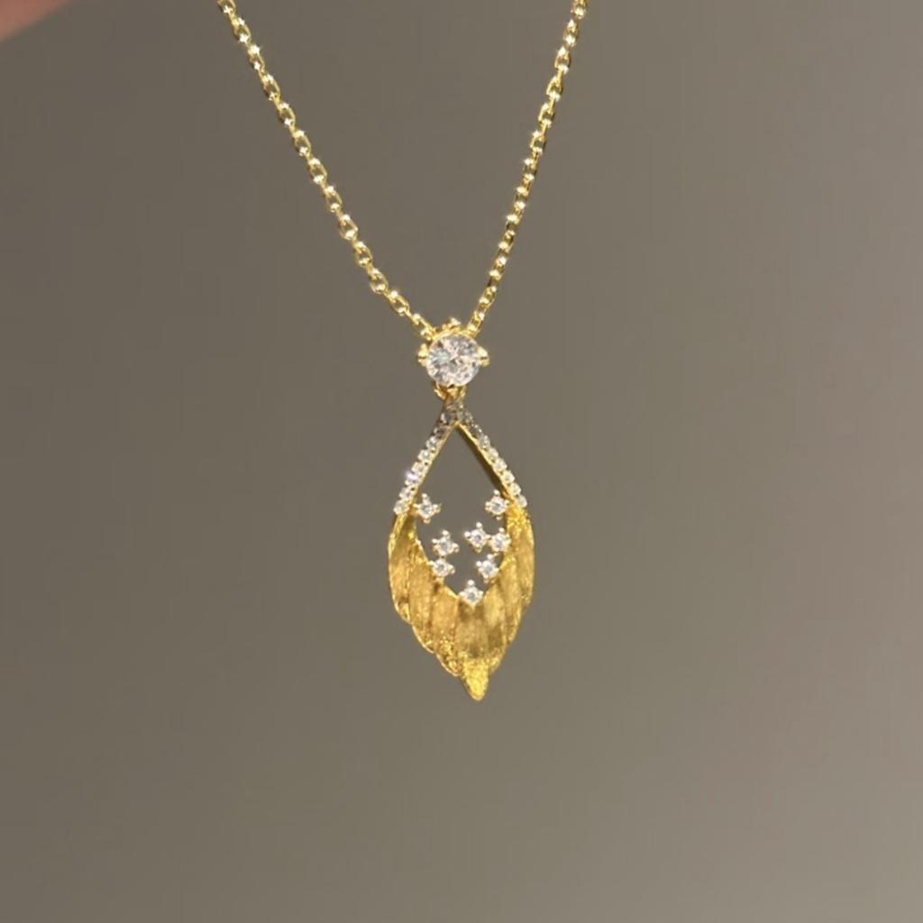 Vintage Mercerized Wing Necklace Earrings, High-End Design Brushed Feather Set, Pull-Up Collar Jewelry.