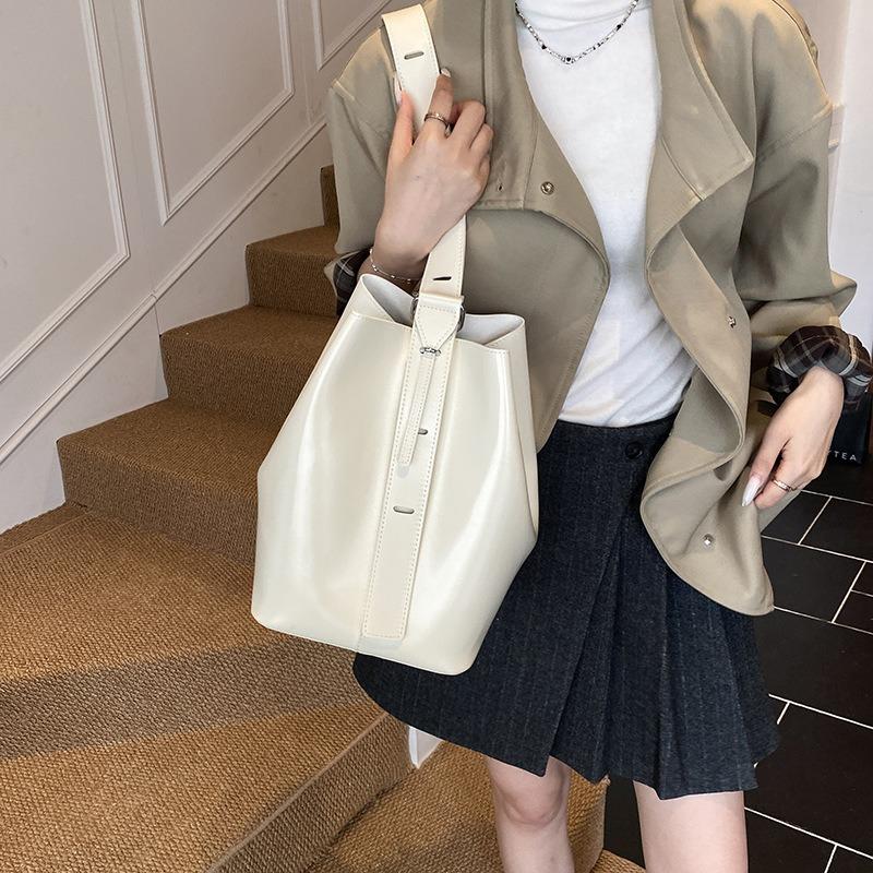 Lazy Wind Bucket Bag Women's Autumn and Winter New Large-capacity Commuter Bag Simple Messenger Tote Women's Bag
